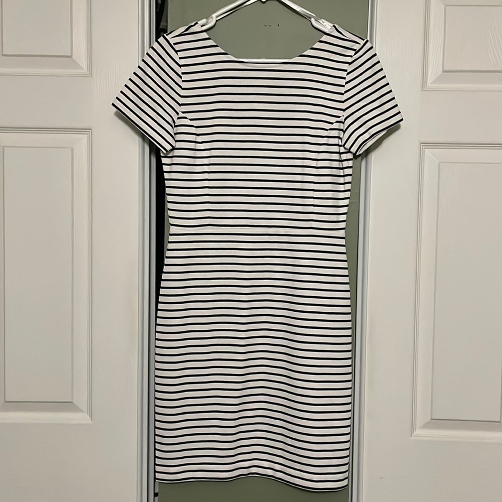 🆕 NWT Banana Republic, Women’s Black And White Stripe Dress, Scooped Back